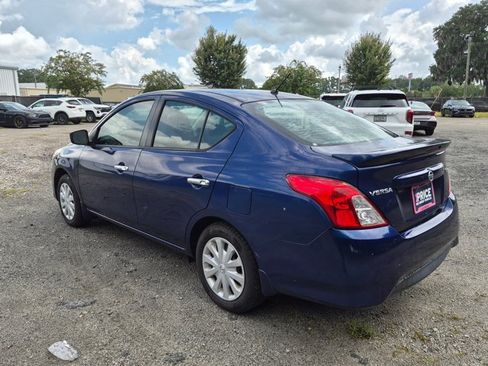 Used 2019 Nissan Versa SV FWD image 7