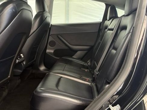 Used 2024 Tesla Model Y Long Range AWD/4WD image 17