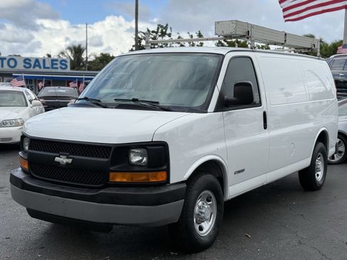 Used 2006 Chevrolet Express 2500 image 2