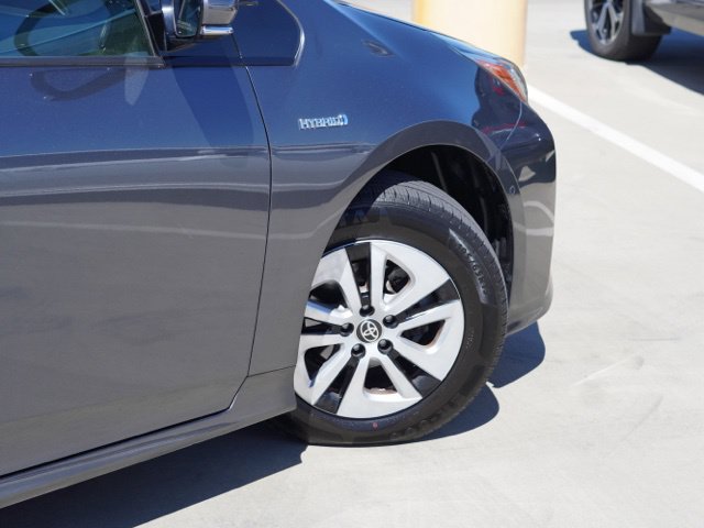 Used 2018 Toyota Prius Two w/ Prius Two Safety Plus Package FWD image 9