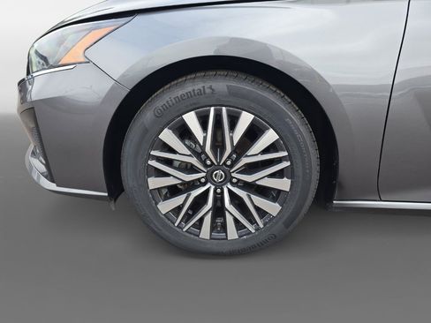 Used 2023 Nissan Altima 2.5 SV image 9