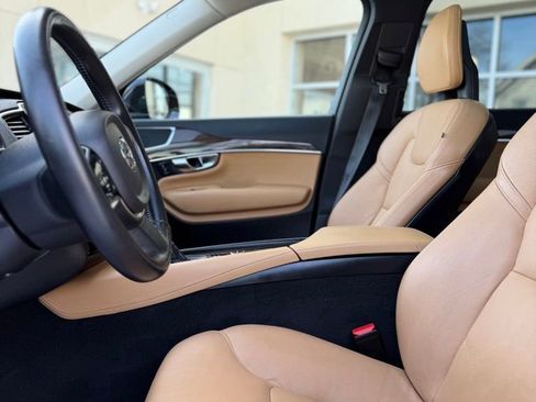 Used 2016 Volvo XC90 T6 Momentum w/ Momentum Plus Package image 7