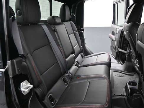 New 2025 Jeep Gladiator Rubicon image 19