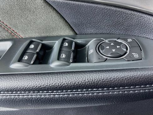Used 2018 Ford Explorer XLT w/ Equipment Group 202A FWD image 18