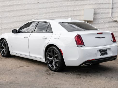 Used 2022 Chrysler 300 S RWD image 7