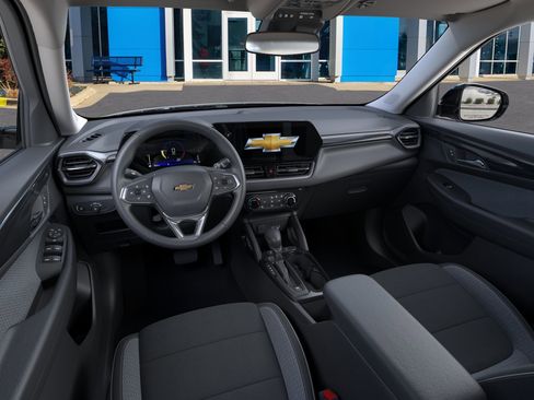 New 2026 Chevrolet TrailBlazer LT w/ LT Cold Weather Package FWD image 39