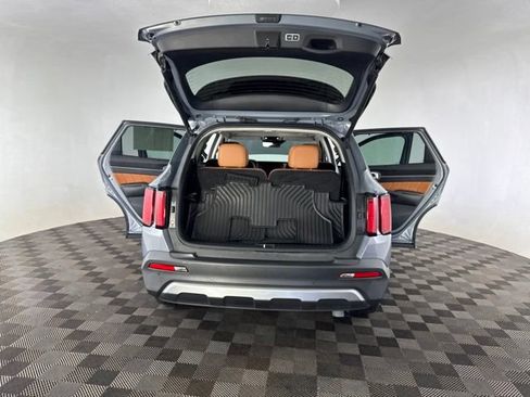 Certified 2023 Kia Sorento SX Prestige AWD/4WD image 17