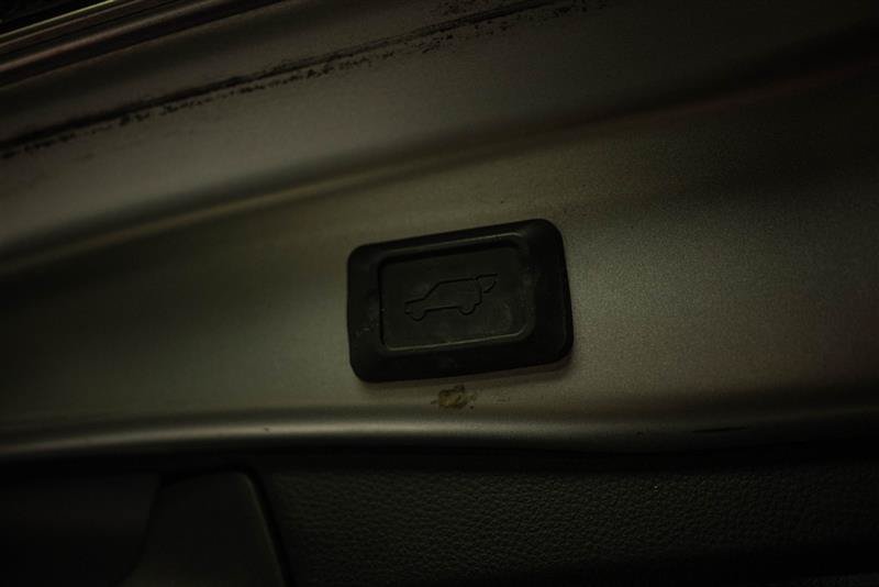 Used 2020 Toyota RAV4 XSE w/ XSE Grade Weather Package AWD/4WD image 8
