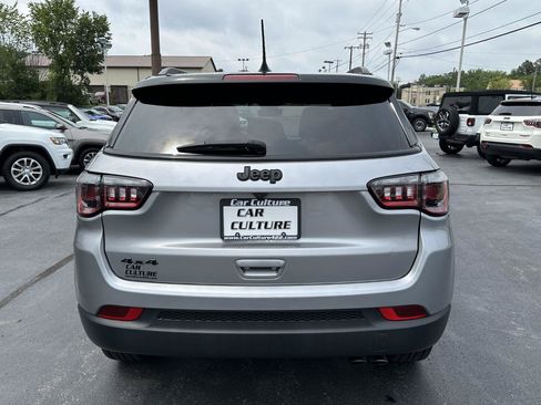 Used 2022 Jeep Compass Latitude w/ Sun and Sound Group AWD/4WD image 13