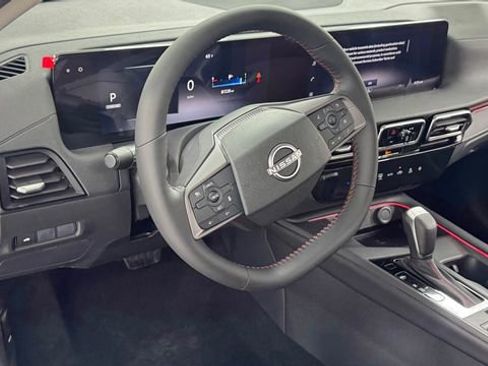 New 2026 Nissan Sentra SR FWD image 32