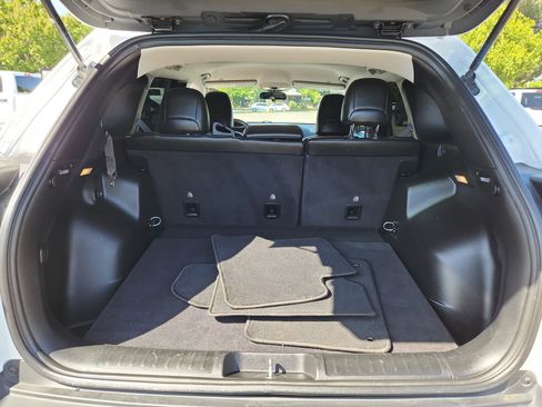 Certified 2019 Jeep Cherokee Latitude Plus image 19