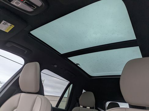 New 2026 Volvo XC90 B6 Plus w/ Protection Package Premier image 14