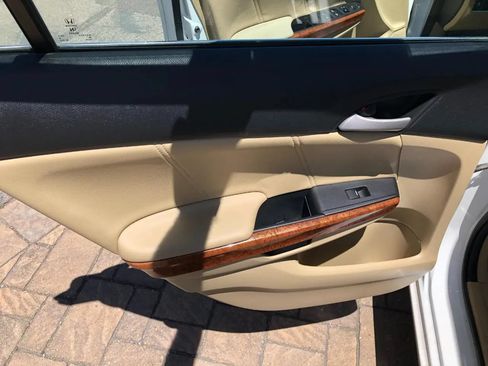 Used 2012 Honda Accord EX-L image 26