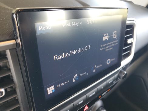 Used 2024 Hyundai Venue SEL FWD image 22