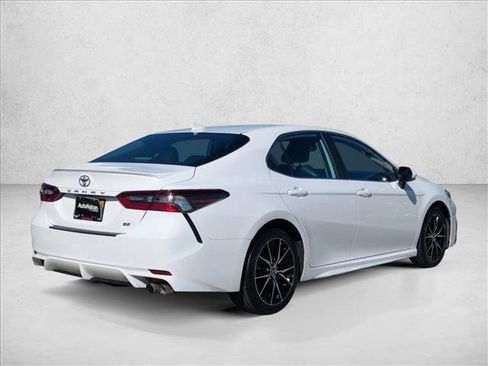 Used 2023 Toyota Camry SE image 5