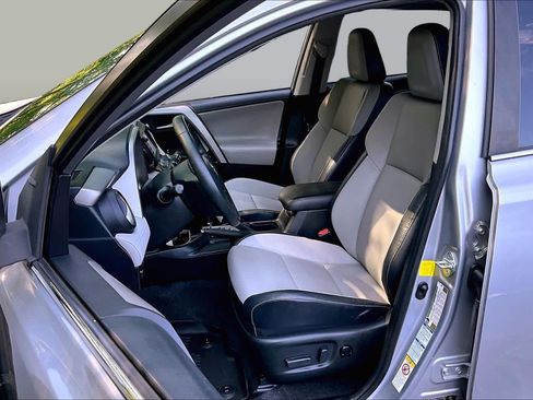 Used 2016 Toyota RAV4 Limited AWD/4WD image 18