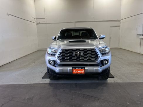 Used 2022 Toyota Tacoma TRD Sport w/ TRD Premium Sport Package AWD/4WD image 2