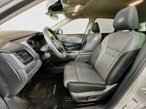 Used 2023 Nissan Rogue SV FWD image 13