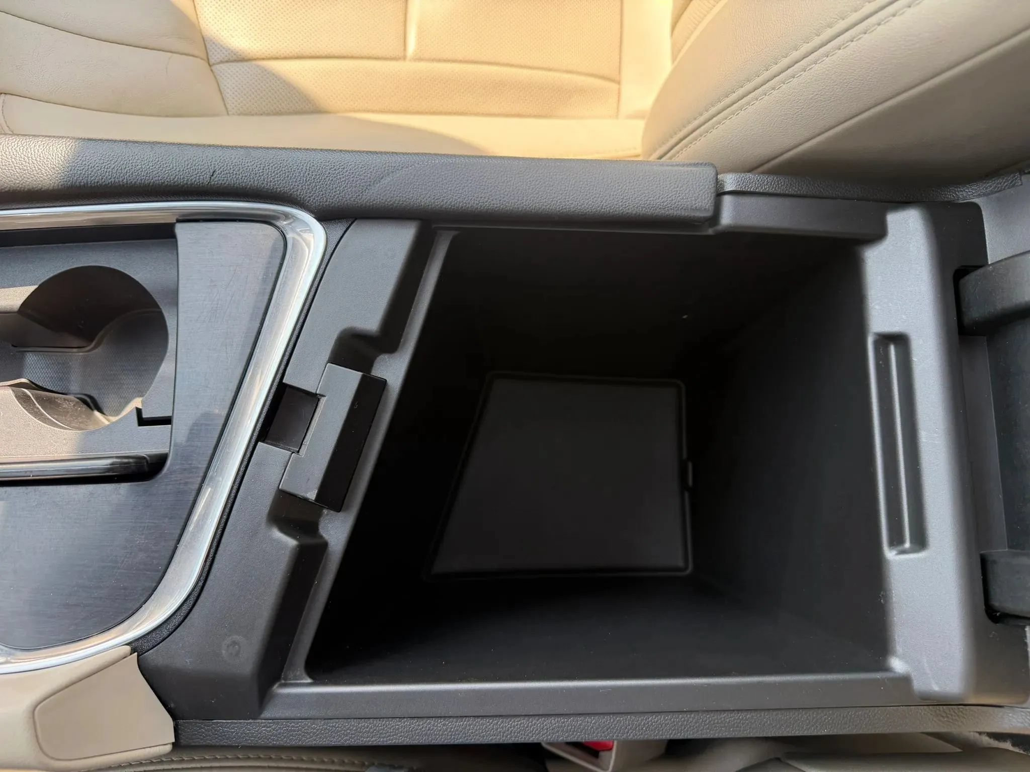Used 2019 Buick Enclave Essence FWD image 32
