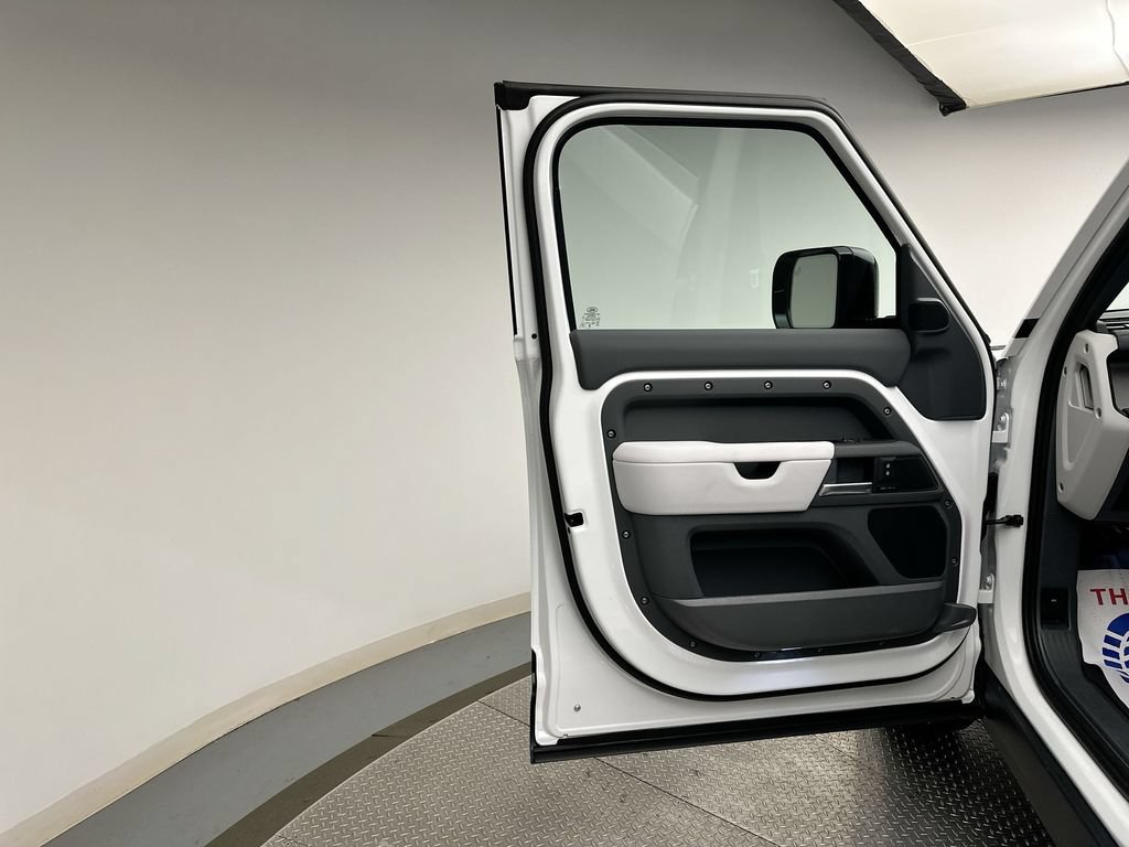 New 2025 Land Rover Defender 110 S AWD/4WD image 7