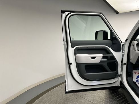 New 2025 Land Rover Defender 110 S AWD/4WD image 7