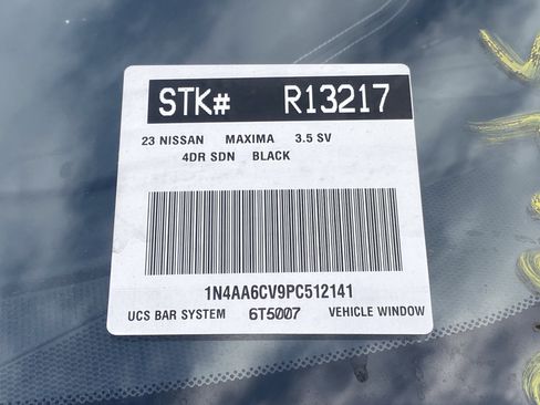 Used 2023 Nissan Maxima SV w/ Floor Mat Group FWD image 4