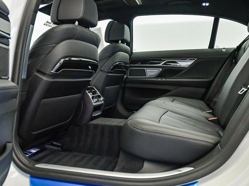 Certified 2022 BMW 740i w/ M Sport Package image 23