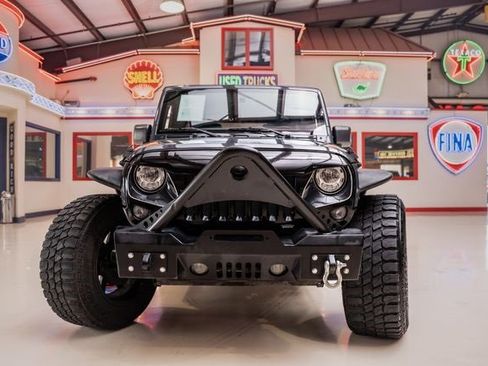 Used 2017 Jeep Wrangler Unlimited Sport image 7