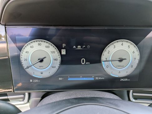 Used 2024 Hyundai Elantra Limited FWD image 28