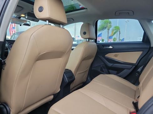 Used 2020 Volkswagen Jetta SE w/ SE Cold Weather Package FWD image 14