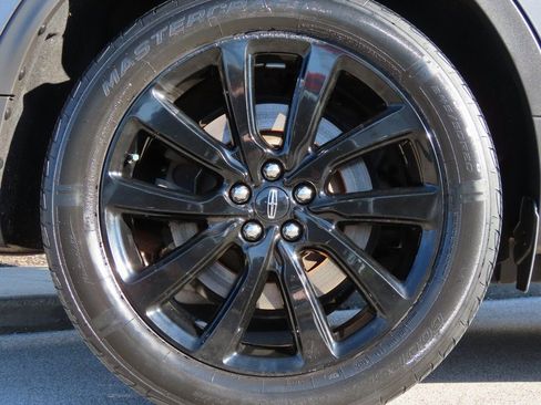 Used 2021 Lincoln Nautilus Reserve w/ Monochromatic Package image 23