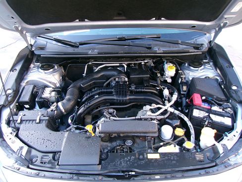 Used 2019 Subaru Impreza 2.0i Premium image 8