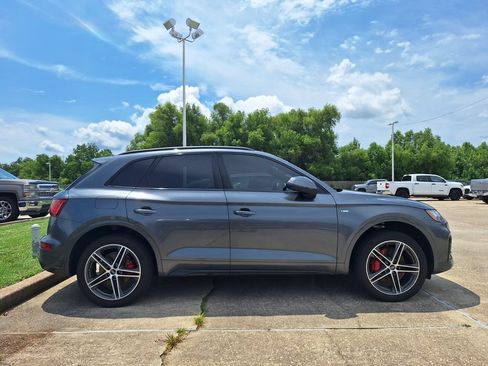 Used 2025 Audi Q5 e Premium Plus AWD/4WD image 4