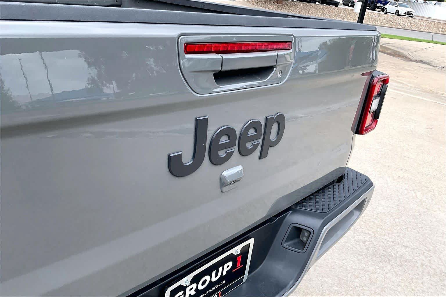 Used 2022 Jeep Gladiator Overland AWD/4WD image 30