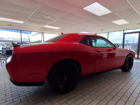 Used 2021 Dodge Challenger R/T Scat Pack RWD image 10