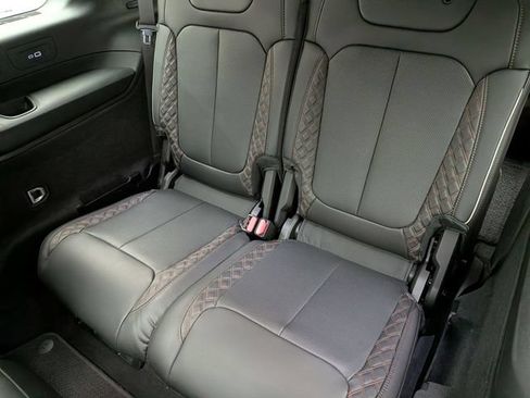 Used 2024 Jeep Grand Cherokee L Summit AWD/4WD image 25
