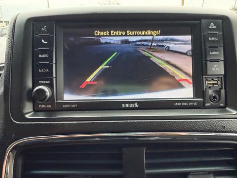 Used 2017 Dodge Grand Caravan SE image 23