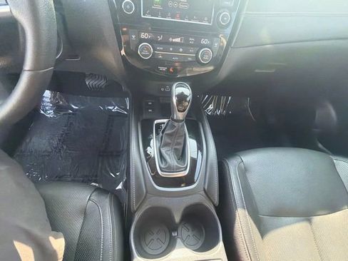 Used 2020 Nissan Rogue SL w/ Premium Package AWD/4WD image 13