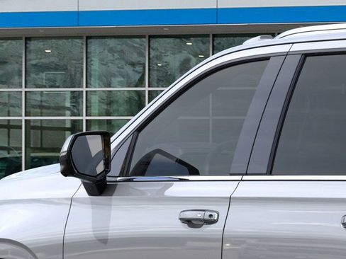 New 2025 Chevrolet Suburban Premier AWD/4WD image 14