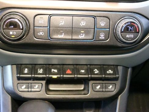 Used 2022 Chevrolet Colorado Z71 w/ Safety Package AWD/4WD image 25