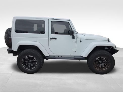 Used 2017 Jeep Wrangler Sahara w/ Dual Top Group AWD/4WD image 6