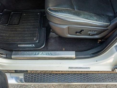 Used 2017 RAM 3500 Laramie Longhorn image 18