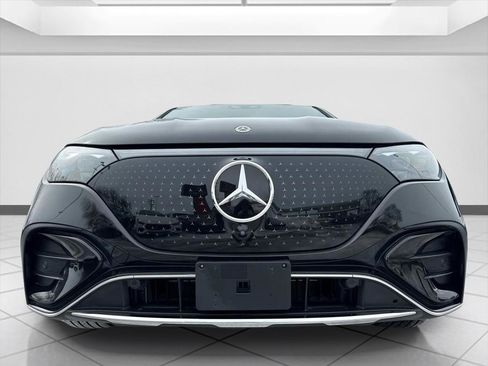 Used 2023 Mercedes-Benz EQE 350+ 4MATIC SUV w/ AMG Line Exterior Package image 6