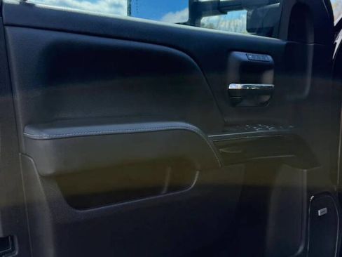 Used 2018 Chevrolet Silverado 2500 High Country w/ Duramax Plus Package image 14