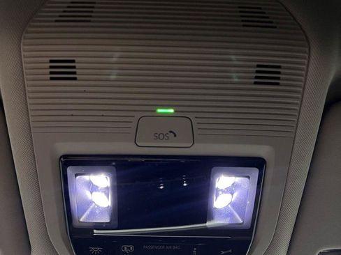 Used 2024 Volkswagen Atlas SE FWD image 11