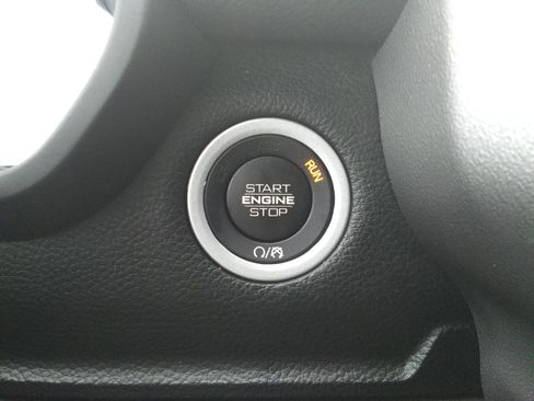 Used 2023 RAM 1500 Laramie AWD/4WD image 15