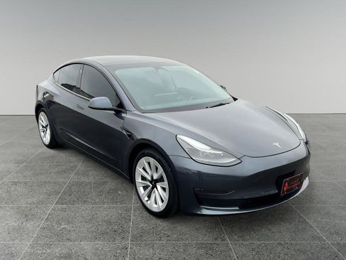 Used 2022 Tesla Model 3 Long Range image 1