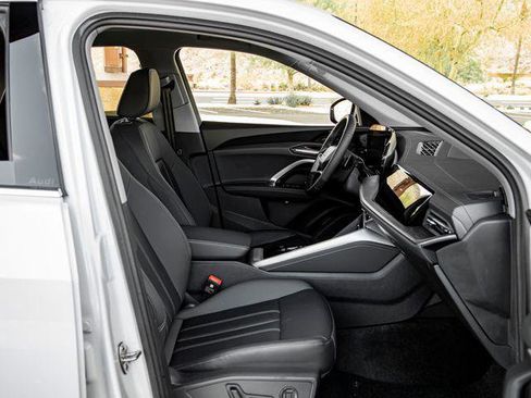 Certified 2025 Audi Q5 Premium Plus w/ Premium Plus image 27