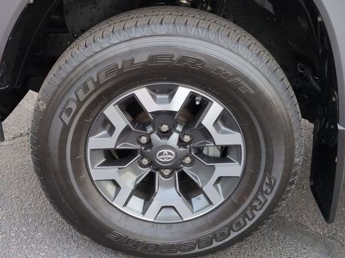 Used 2017 Toyota Tacoma SR5 w/ Tow Package image 11