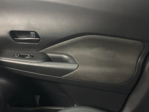 Used 2020 Nissan Kicks S FWD image 17